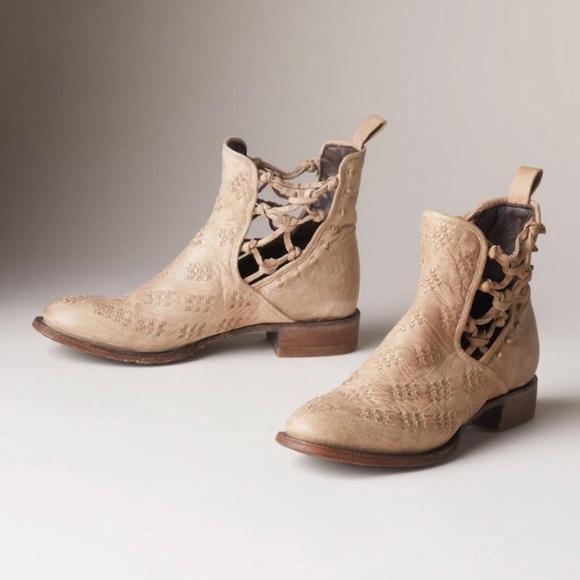 Patina Vie by Lane Shoes - 🆕 PATINA VIE by LANE Women London Secret Bootsie